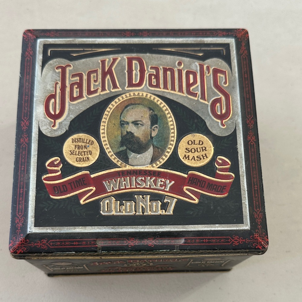 Jack Daniel's Old No. 7 Tin poker set